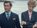 Dominic West und Elizabeth Debicki als Charles und Diana in "The Crown" Staffel 7. Ein Mann in dunklem Anzug, eine Frau im Blazer.