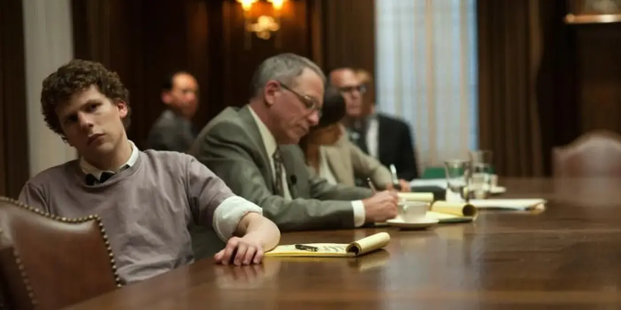 Jesse Eisenberg als Mark Zuckerberg in einer Szene der Besetzung von The Social Network.