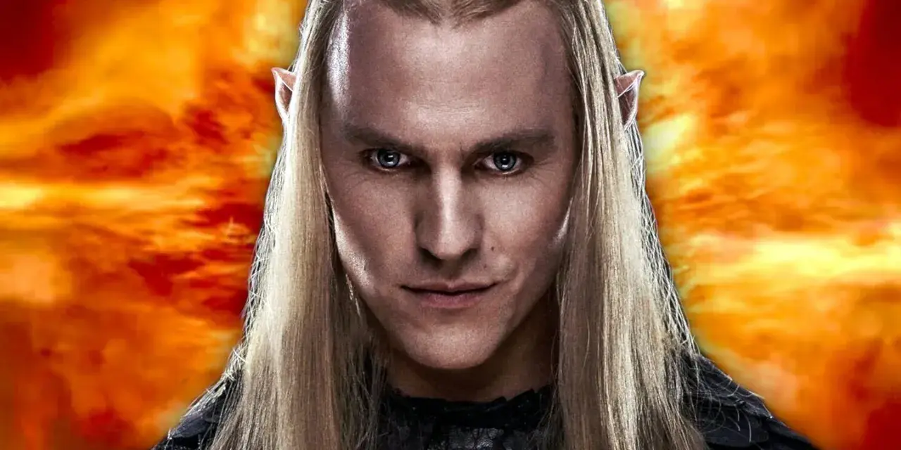 Ein Elf mit langen blonden Haaren und spitzen Ohren blickt intensiv in die Kamera. Hinter ihm lodert ein feuriger Himmel, der auf die Ereignisse in "Die Ringe der Macht Staffel 3" hindeutet.