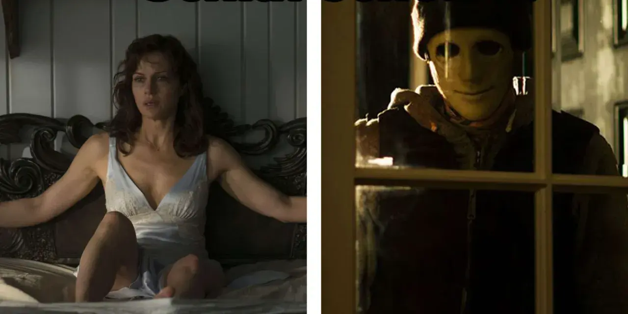 Eine Frau im Bett, im Hintergrund ein maskierter Mann, der durch ein Fenster schaut. Ein bedrohlicher Moment aus einem Escape Room Film.