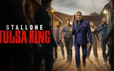 Sylvester Stallone als Dwight Manfredi, der "Tulsa King", geht mit seinem Team, bereit für Staffel 4.