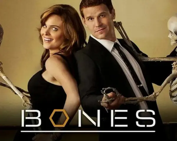 Die Hauptdarsteller der Serie "Bones – Die Knochenjägerin" posieren mit Skeletten.