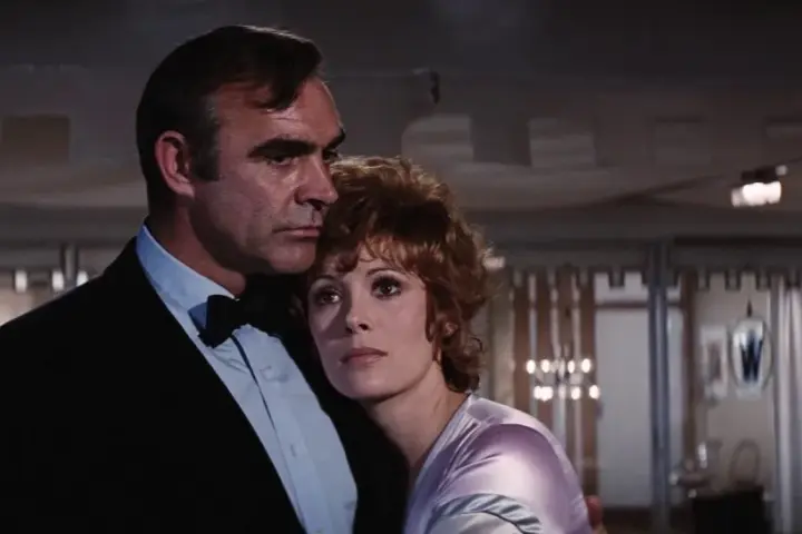 Sean Connery als James Bond und Jill St. John in einer Szene aus "Diamantenfieber", dem siebten Film der James-Bond-Reihe.