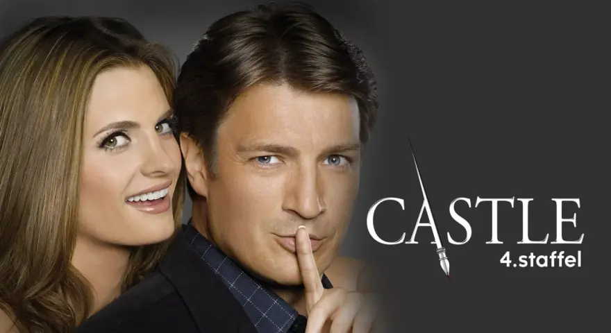 Besetzung von Castle: Ein Mann legt den Finger auf die Lippen, eine Frau lächelt hinter ihm. Die 4. Staffel der Serie.