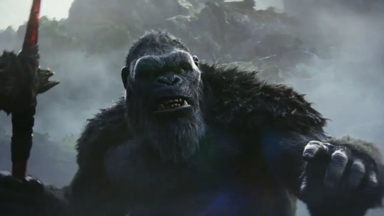 Kong mit seiner Axt, bereit für den Kampf in Godzilla x Kong.