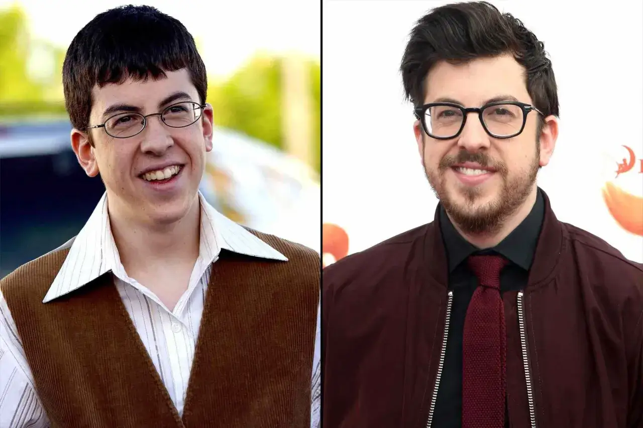 Links: Junger Mann mit Brille, der an die Besetzung von Superbad erinnert. Rechts: Derselbe Schauspieler, älter, mit Bart und moderner Kleidung.