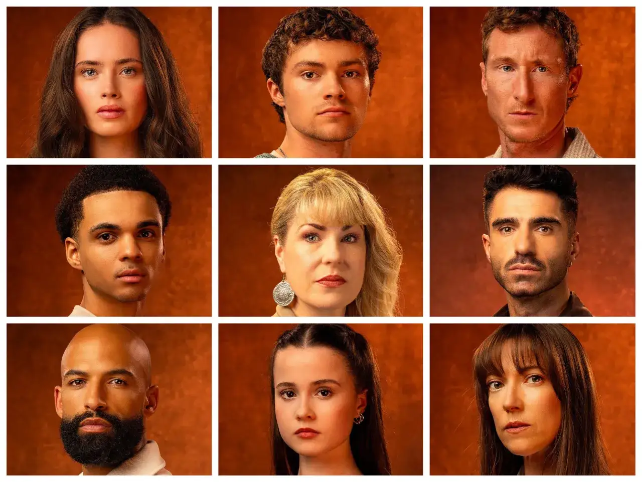 Die besetzung von die tribute von panem: neun Porträts von Schauspielern mit ernsten Ausdrücken vor einem orangefarbenen Hintergrund.