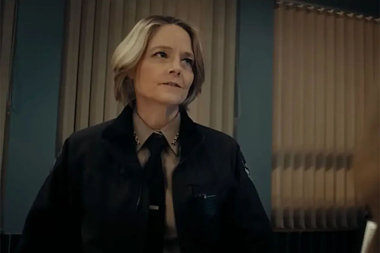 Jodie Foster als Liz Danvers in